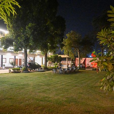 The Kedar Resort Mathura Exterior foto