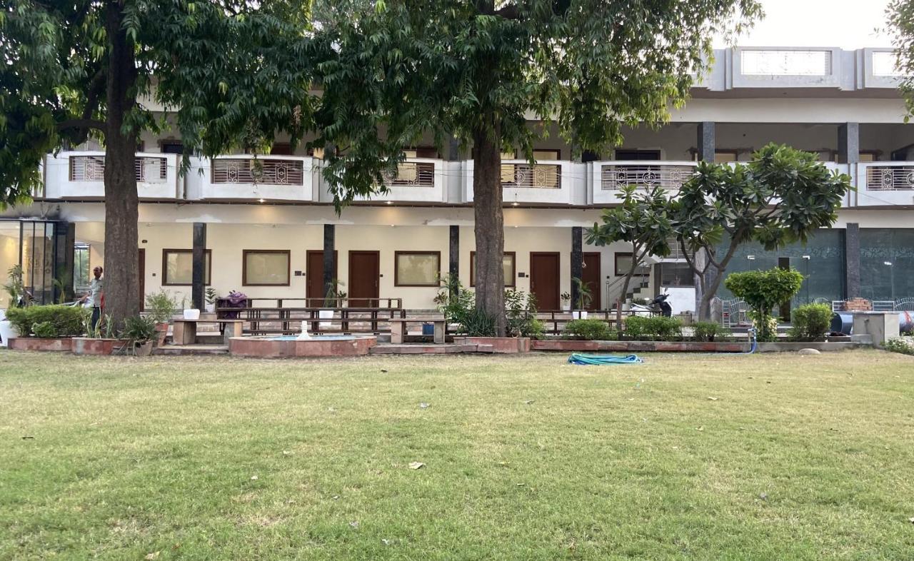 The Kedar Resort Mathura Exterior foto