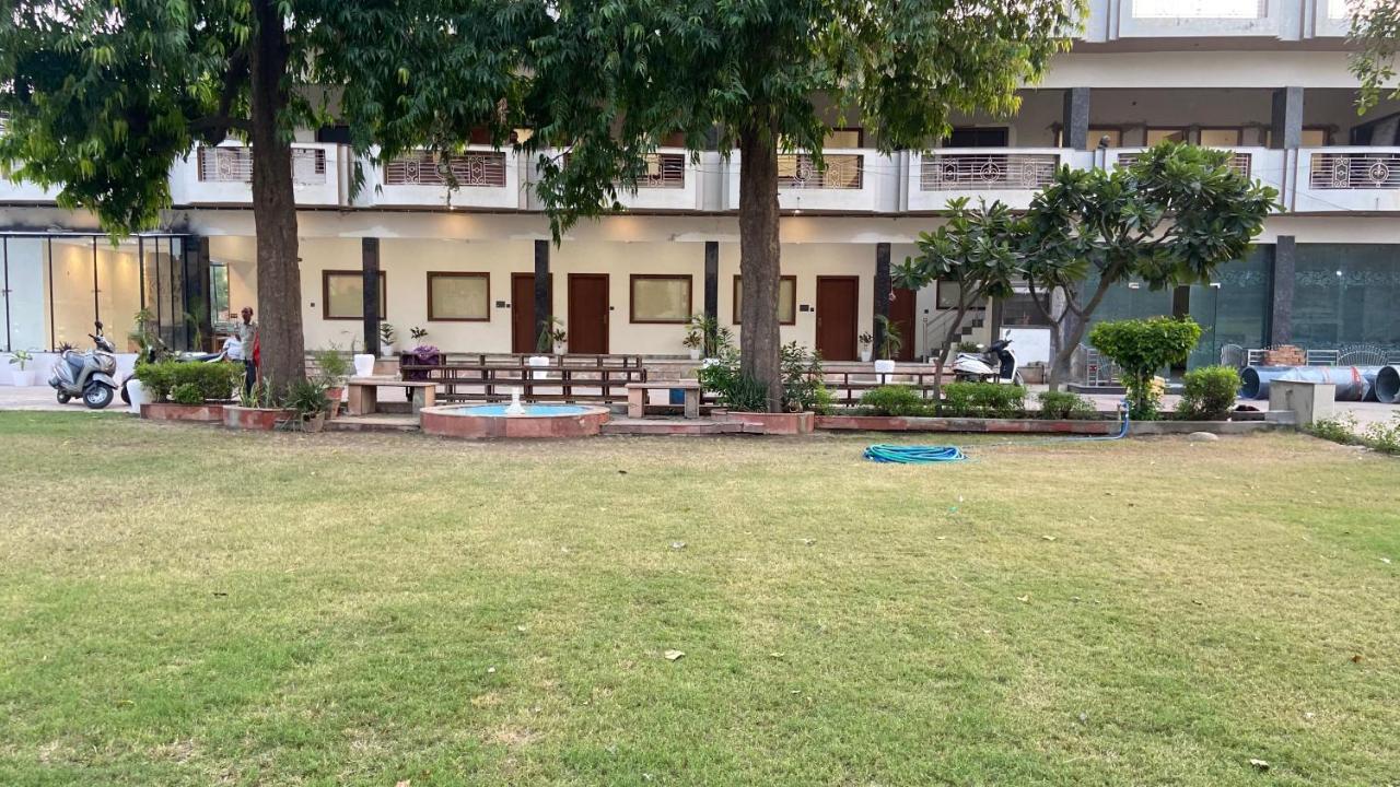 The Kedar Resort Mathura Exterior foto