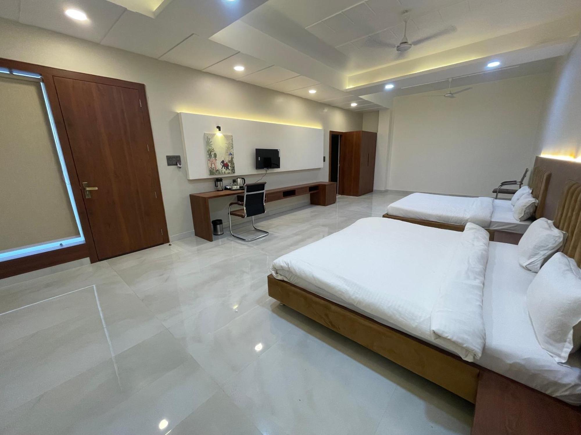 The Kedar Resort Mathura Exterior foto